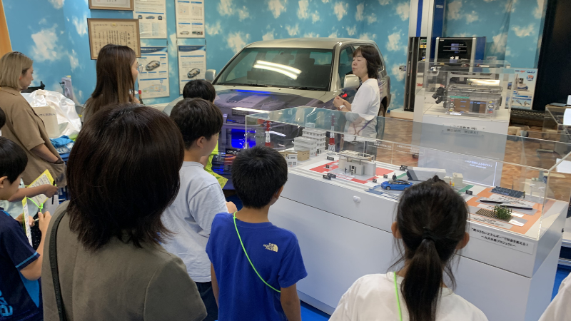 施設見学の様子